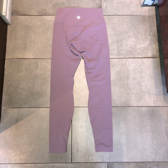 Dusty mauve aligns - Picture 4 of 4